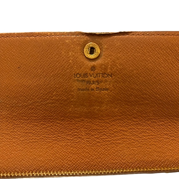 Louis Vuitton Monogram Sarah Wallet - Picture 6 of 7